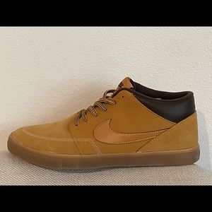Nike Mid SB Gum Sole Size 12